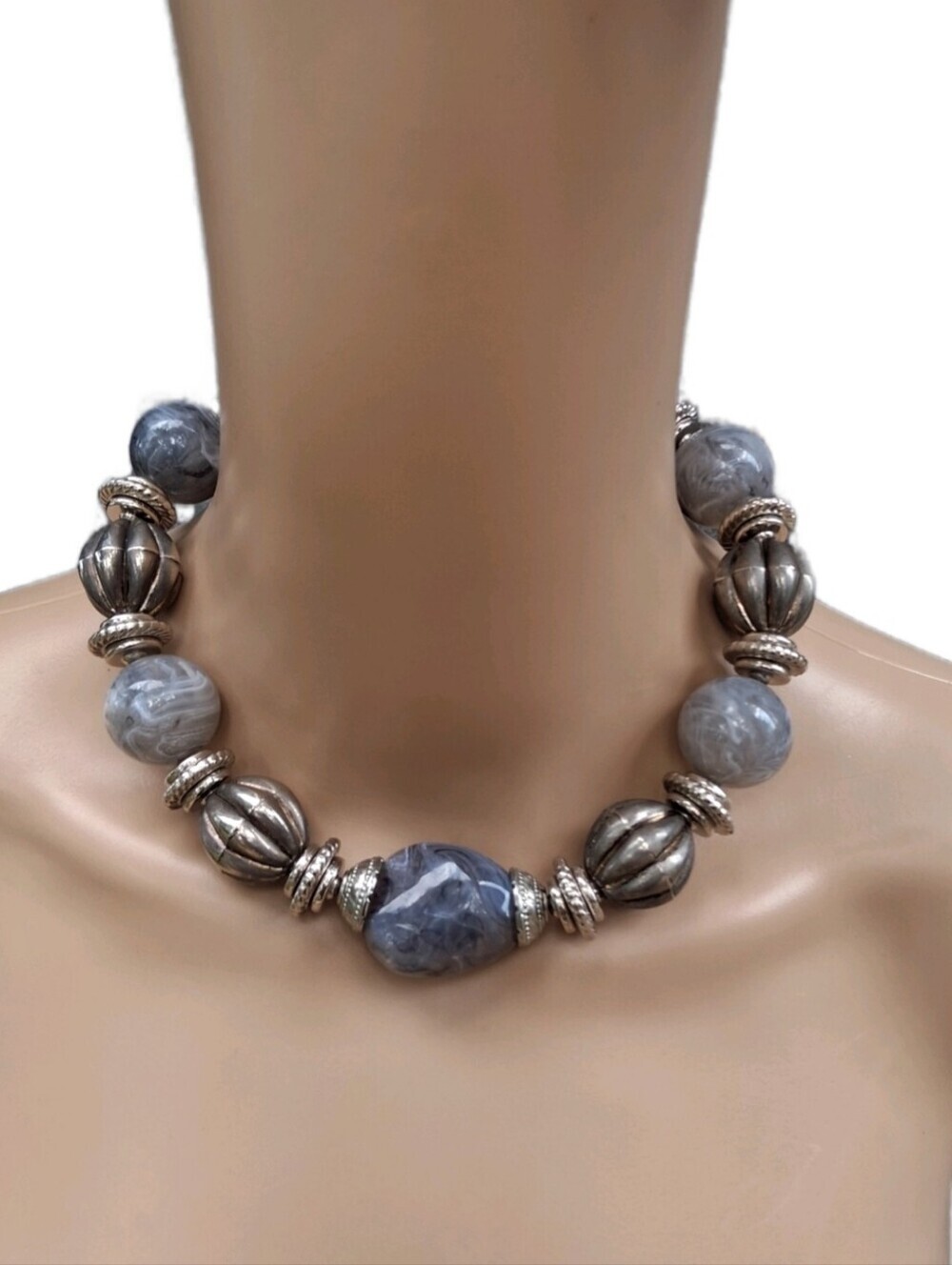 ​**Vintage Chunky Gray Marbled Acrylic Bead Statement Necklace Silver Tone **